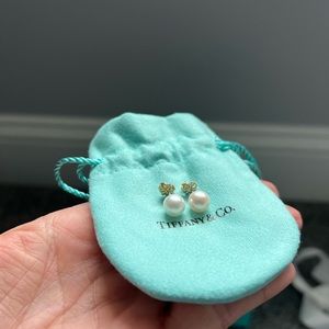 TIFFANY & CO STERLING SILVER 925 ZIEGFELD 8.5MM PEARLS Original Backs Pouch NEW